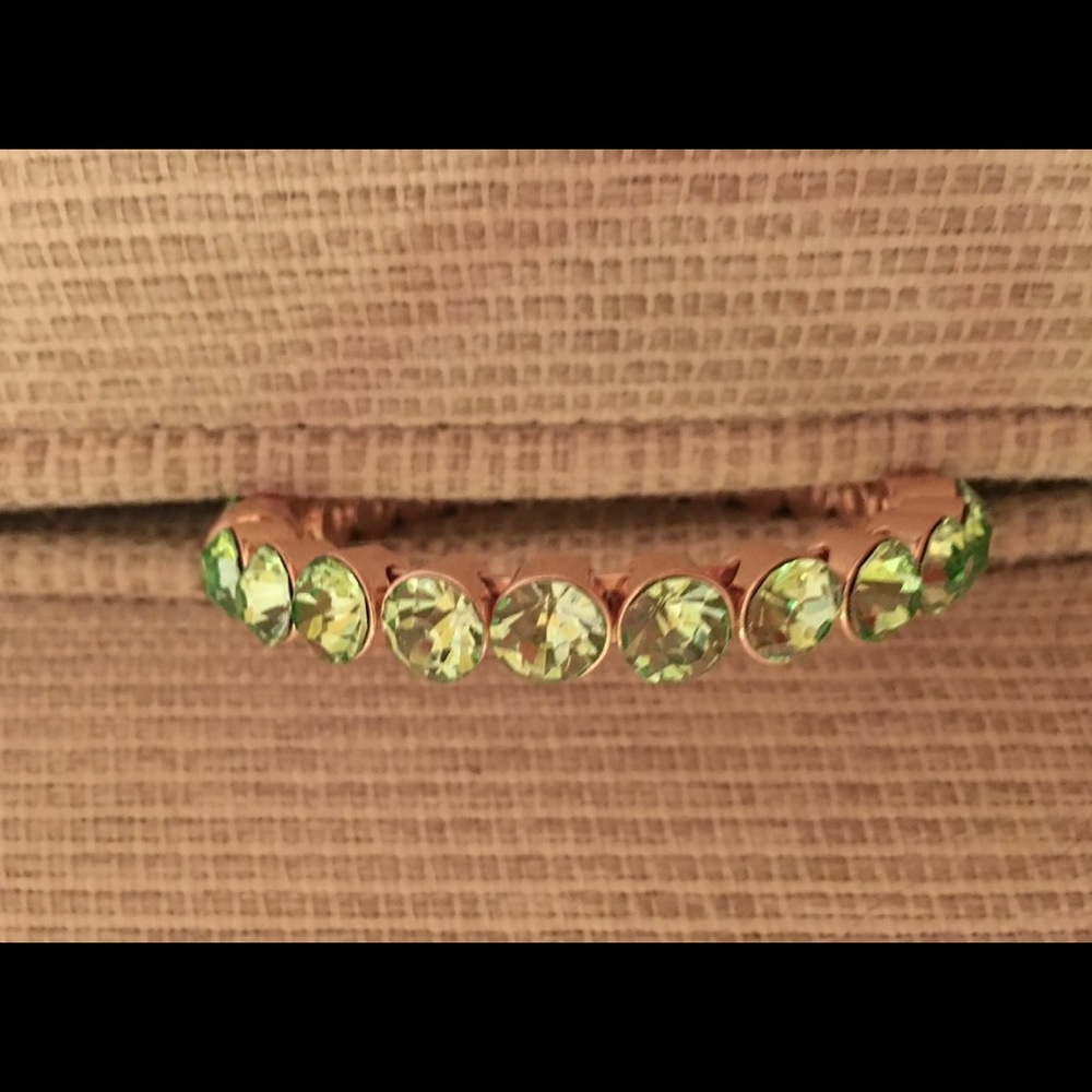 PlunderDesign light green set in gold magnetic bangle